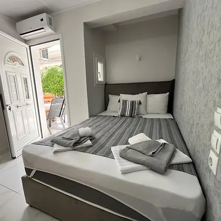 Corner * Περαία