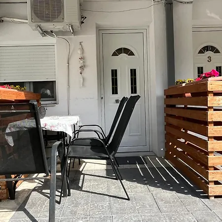 Corner Διαμέρισμα Περαία