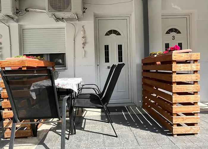 Corner Διαμέρισμα Περαία